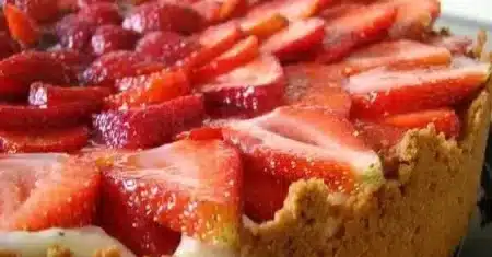 Torta de morango simples uma opção de sobremesa especial