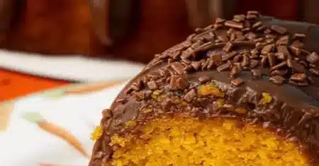 Receita de bolo de cenoura com cobertura de chocolate