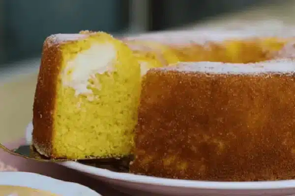 Receita de bolo de fubá com requeijão