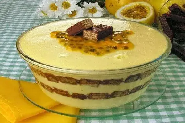 Receita de mousse de maracujá com bis