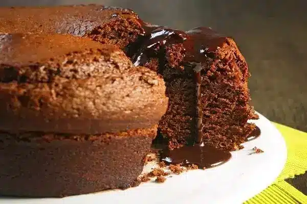 Bolo de chocolate fofinho de liquidificador