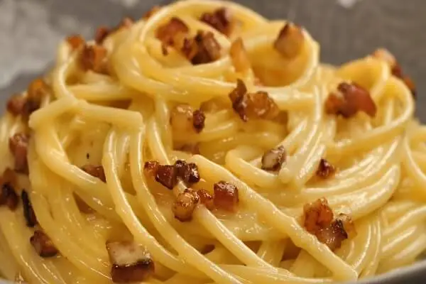 Receita de Espaguete à carbonara, saiba como preparar