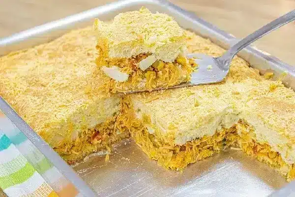 Torta de frango com palmito simples e prática