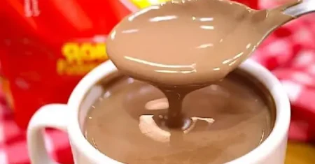 Como fazer chocolate quente simples