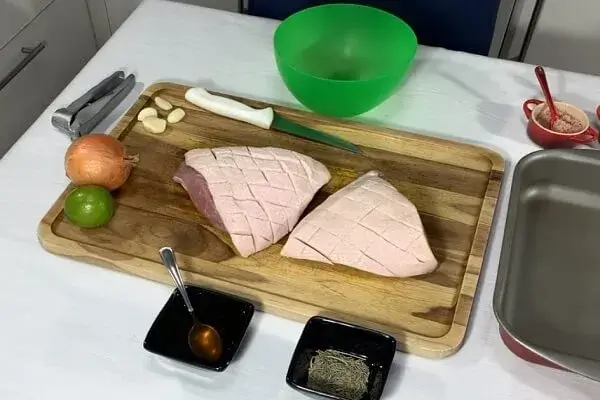 Picanha suína no forno ideal para aquele almoço rápido
