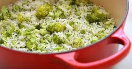 Como fazer arroz com brócolis simples