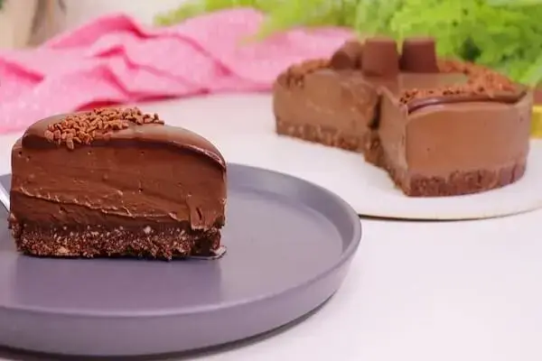Saiba como fazer a Torta mousse de chocolate alpino deliciosa