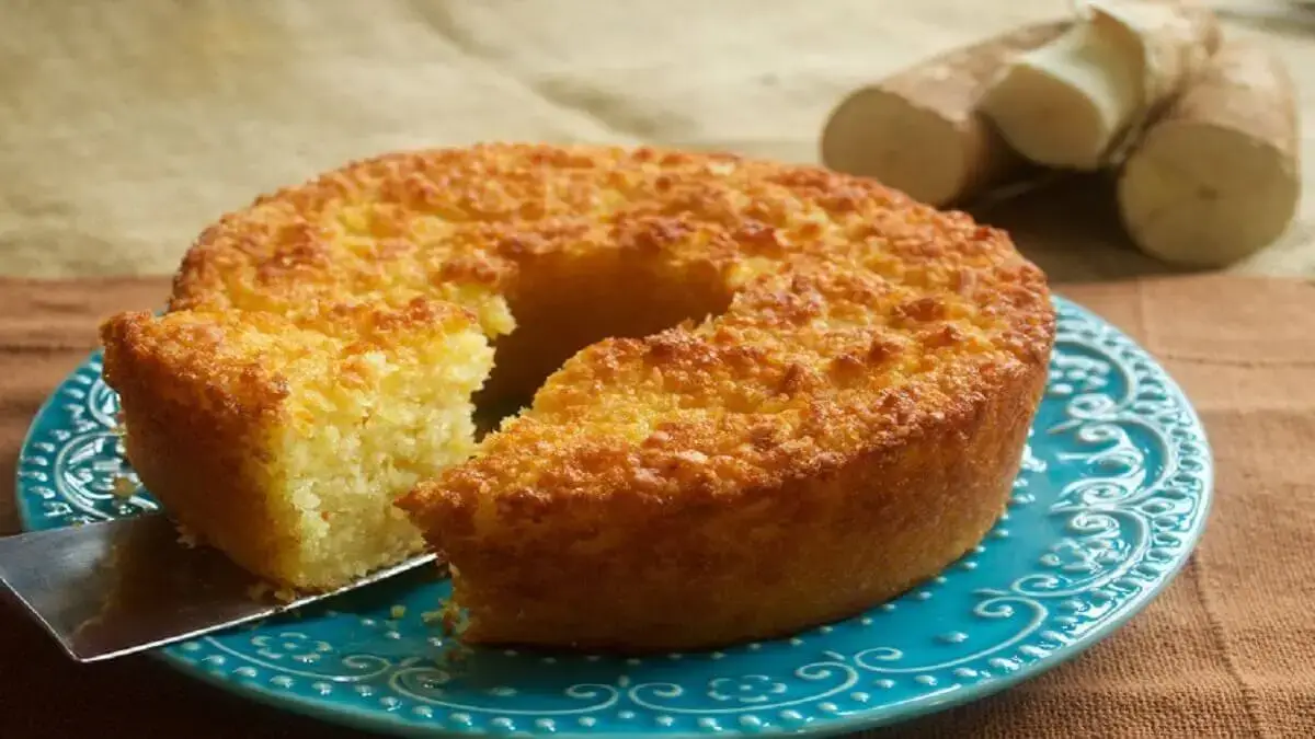 Receita de Bolo de mandioca crua