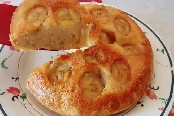 Bolo de banana na frigideira