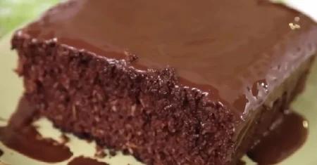 Delicioso e saudável : Aprenda a fazer um bolo de chocolate sem açúcar